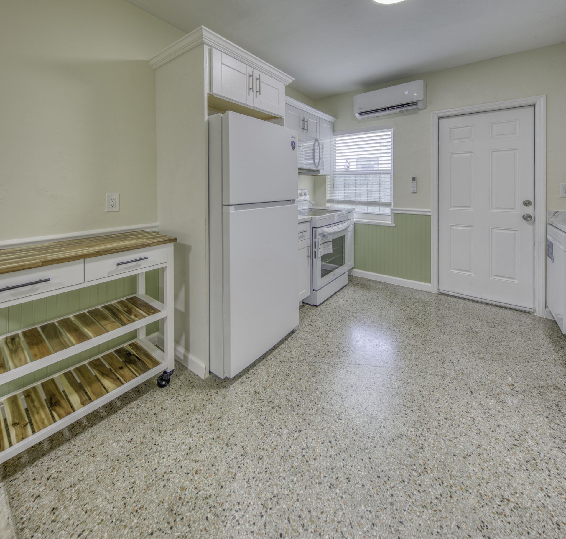 301 N Federal Highway, Unit 2, Lake Worth Beach, FL 33460 Photo