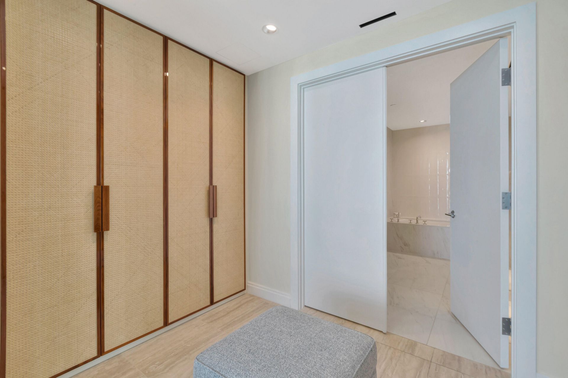 525 N Fort Lauderdale Beach Boulevard, Unit 602, Fort Lauderdale, FL 33304 Photo