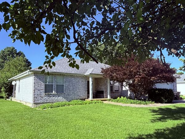1334 Cherokee Court , Marshfield, MO 65706