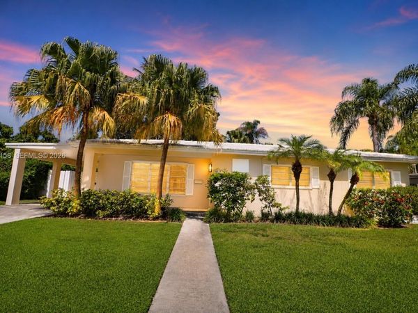 8025 SW 62nd Pl , Miami, FL 33143