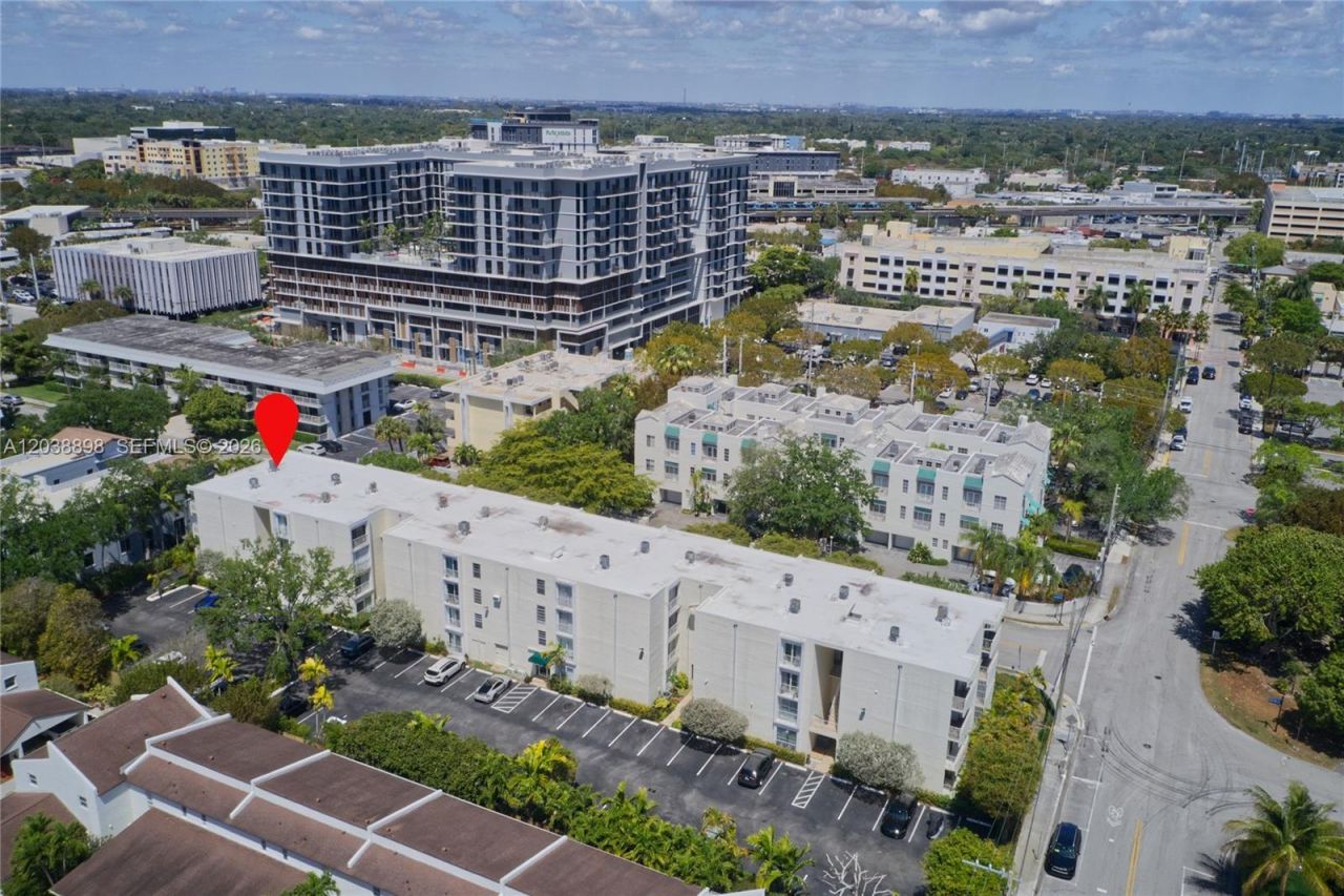 5838 SW 74th Ter, Unit 317, South Miami, FL 33143 Photo