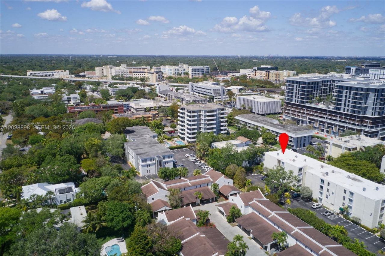 5838 SW 74th Ter, Unit 317, South Miami, FL 33143 Photo