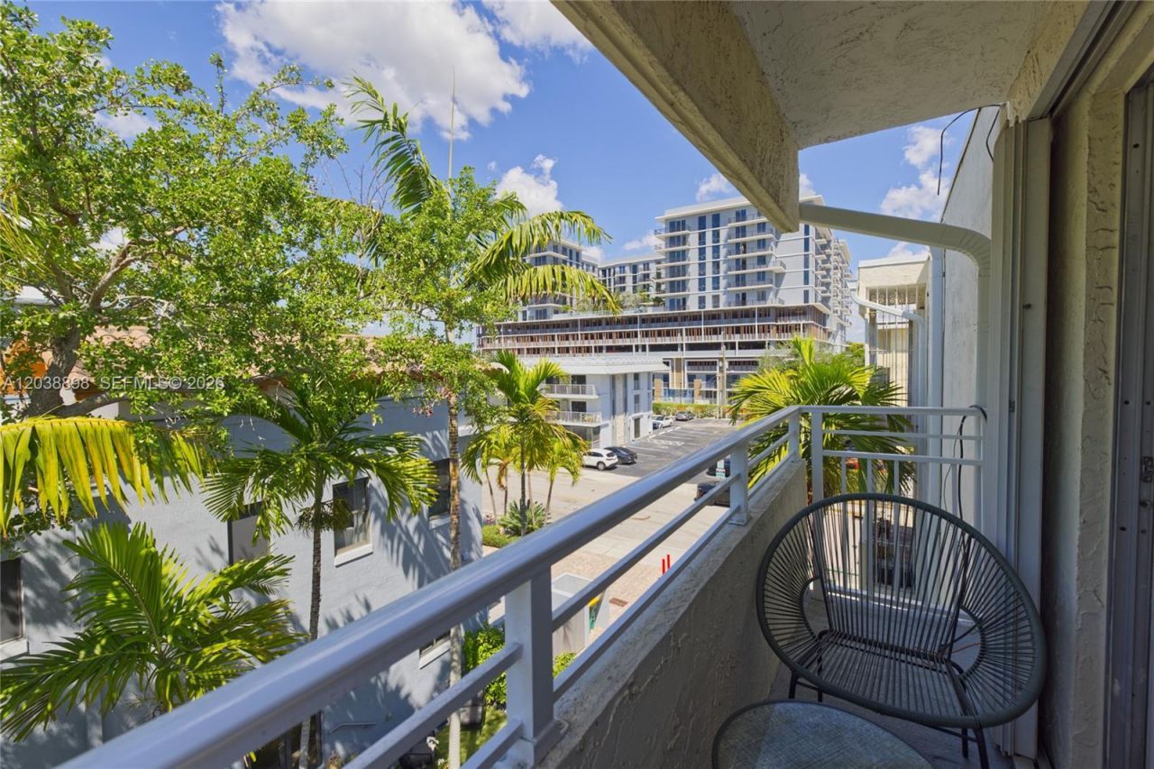 5838 SW 74th Ter, Unit 317, South Miami, FL 33143 Photo