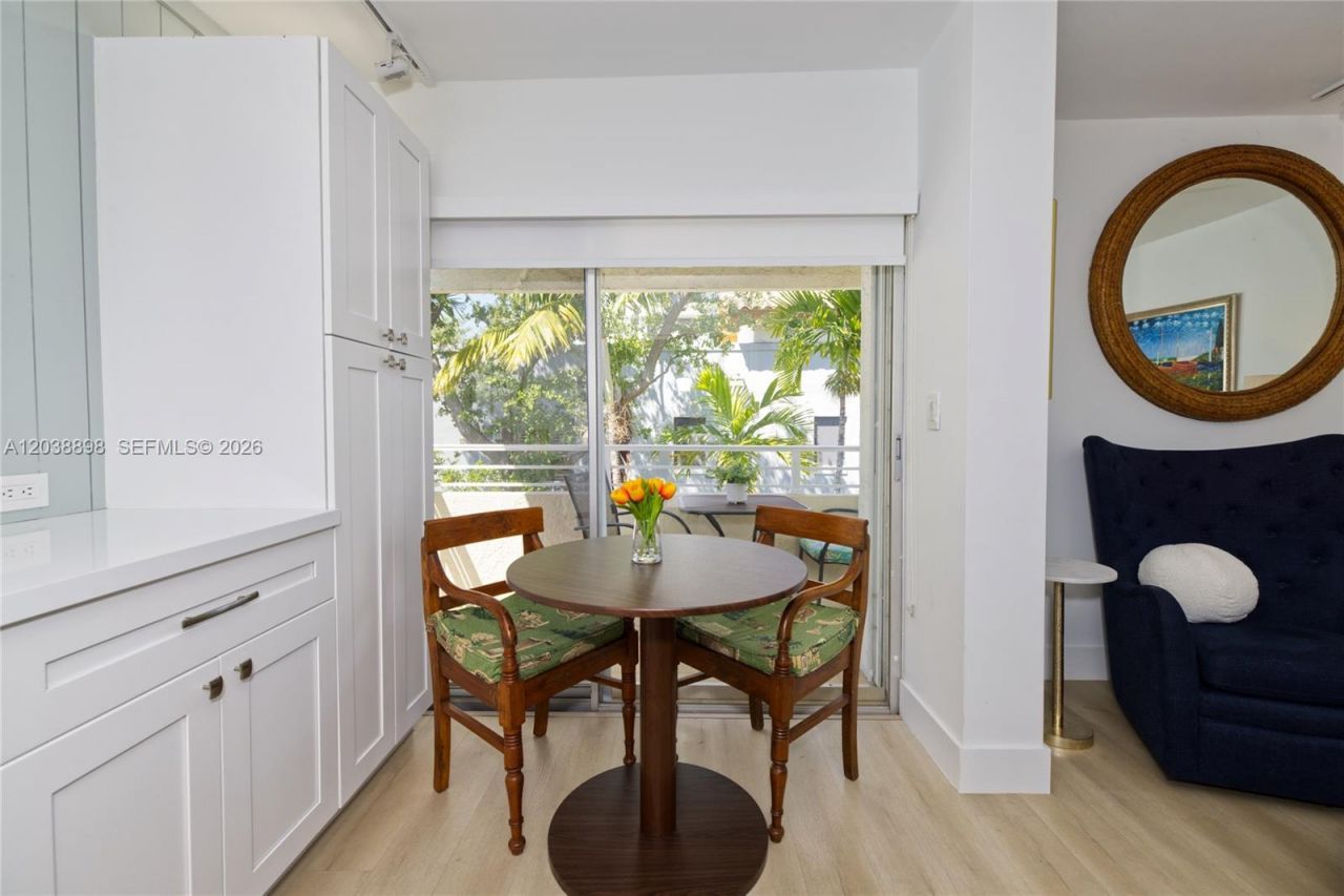 5838 SW 74th Ter, Unit 317, South Miami, FL 33143 Photo