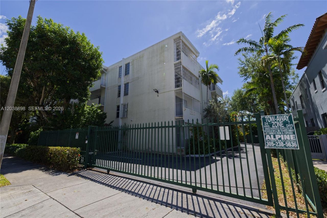 5838 SW 74th Ter , Unit 317, South Miami, FL 33143 Photo