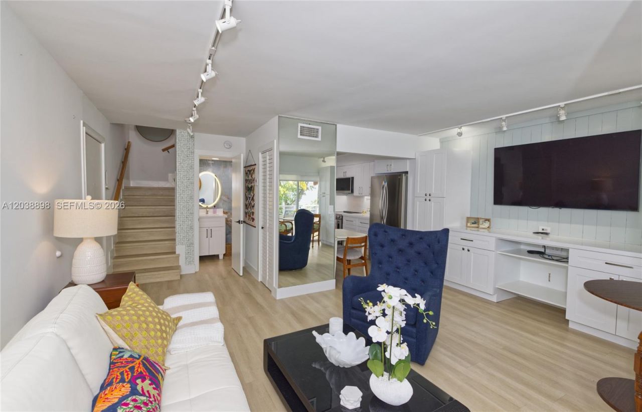 5838 SW 74th Ter, Unit 317, South Miami, FL 33143 Photo