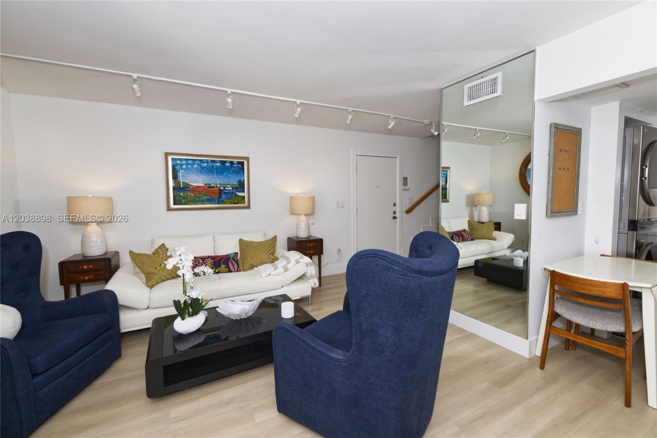 5838 SW 74th Ter, Unit 317, South Miami, FL 33143 Photo
