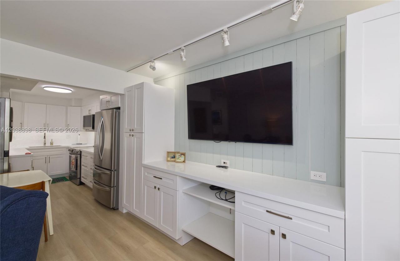 5838 SW 74th Ter, Unit 317, South Miami, FL 33143 Photo