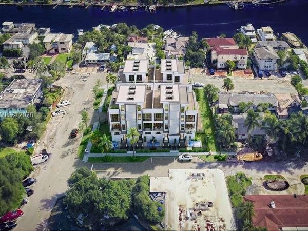 840 NE 19th Way , Fort Lauderdale, FL 33304