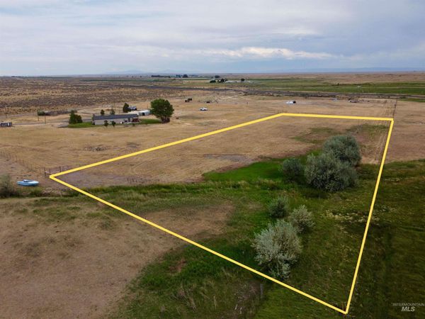 81 S 225 E, Shoshone, ID 83352