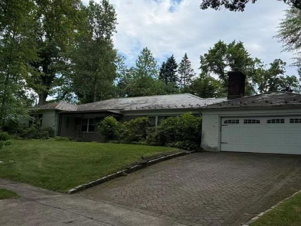 10 Hempton Road , Great Neck, NY 11020