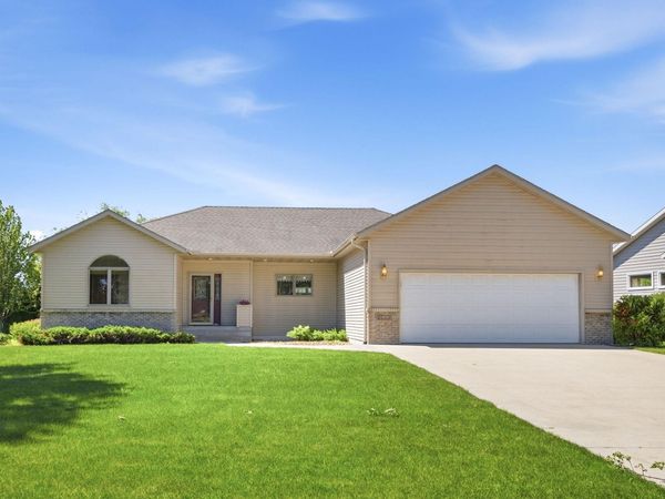1404 Heritage Avenue NW, Hutchinson, MN 55350