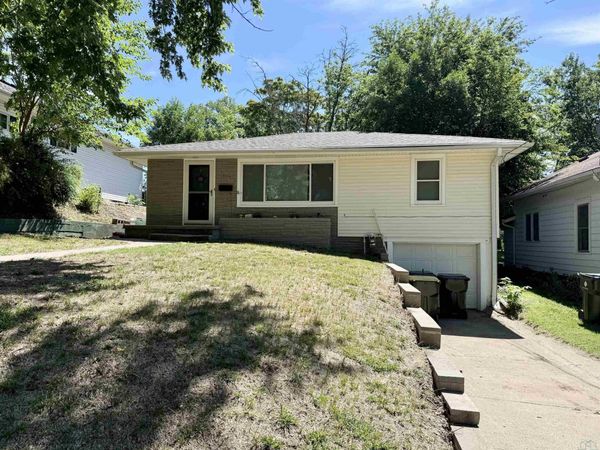 3324 COURT ST, Sioux City, IA 51104