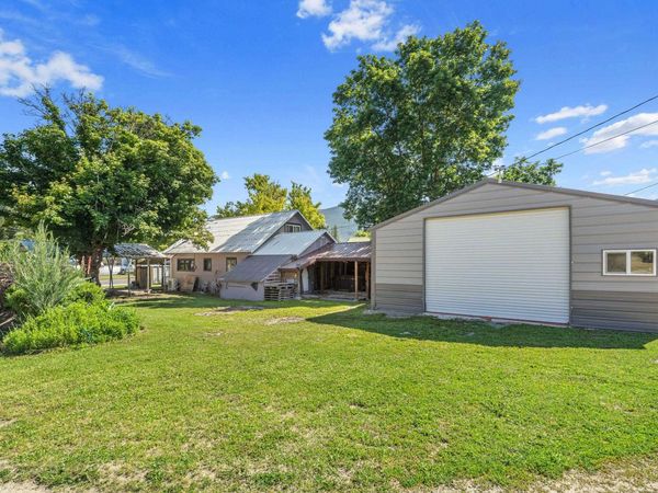 409 Houghton St, Ione, WA 99139