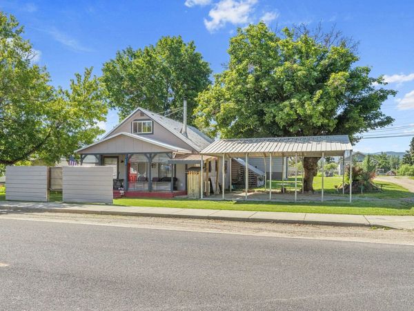 409 Houghton St, Ione, WA 99139