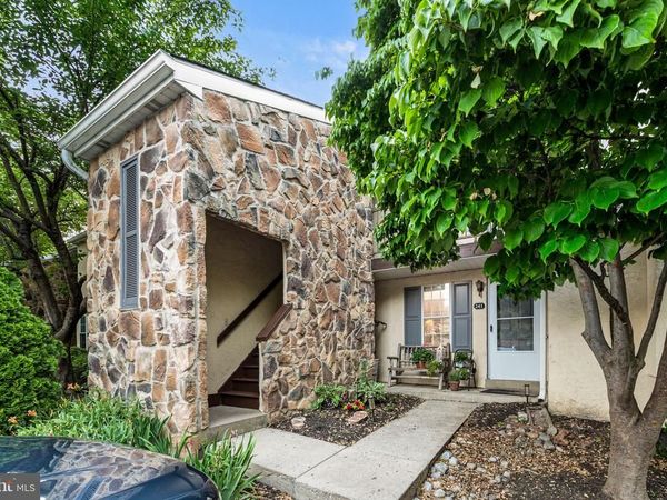 242 VALLEY STREAM LANE , CHESTERBROOK, PA 19087