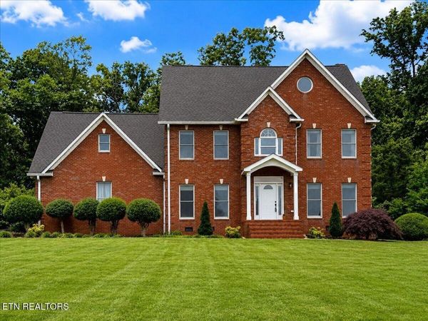 2832 Kensington St, Athens, TN 37303