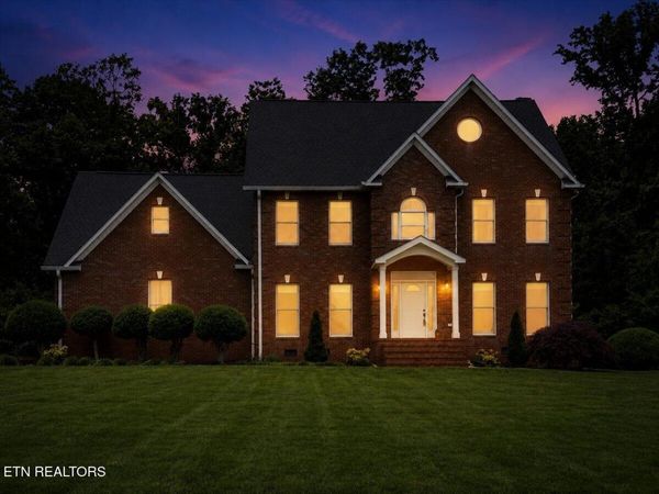 2832 Kensington St, Athens, TN 37303