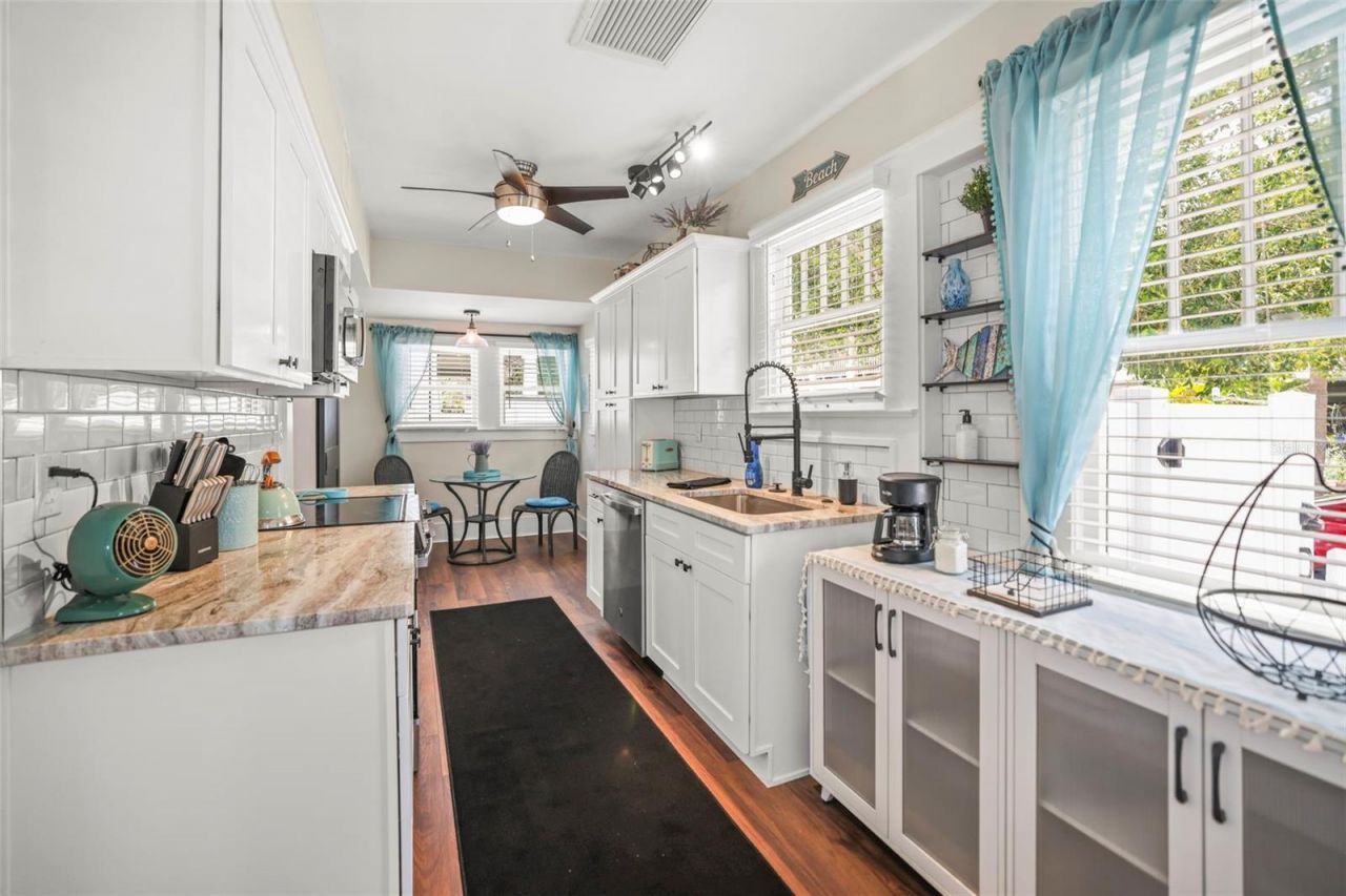 634 6th Street N, Saint Petersburg, FL 33701 Photo