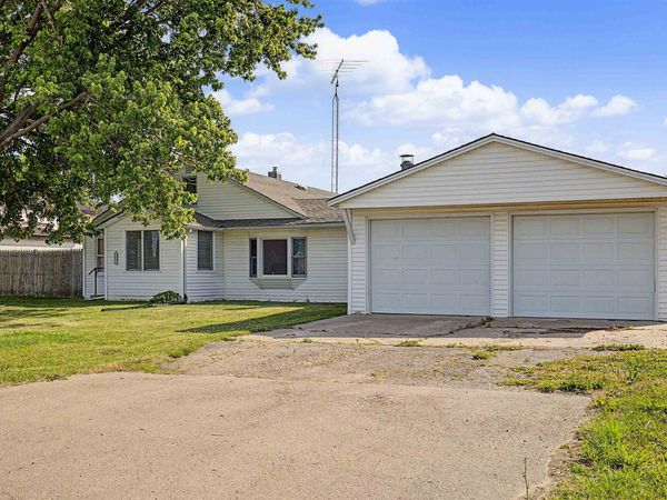 8505 IL Route 84 South, HANOVER, IL 61041
