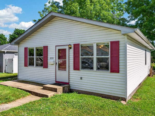2231 Mapleton Court , Columbus, IN 47201