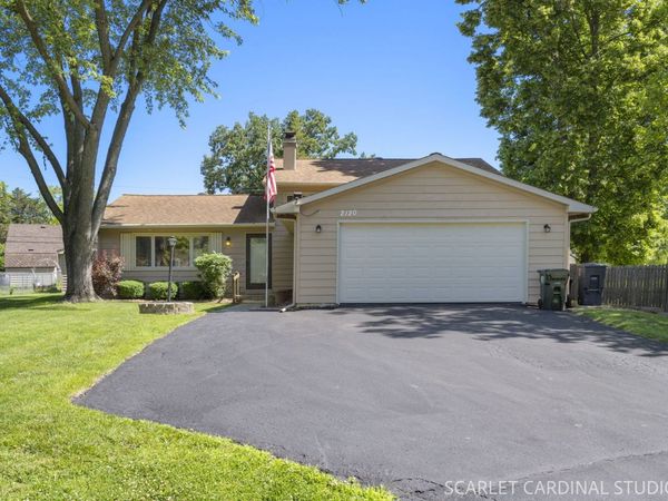 2120 Meadow Drive , Lindenhurst, IL 60046