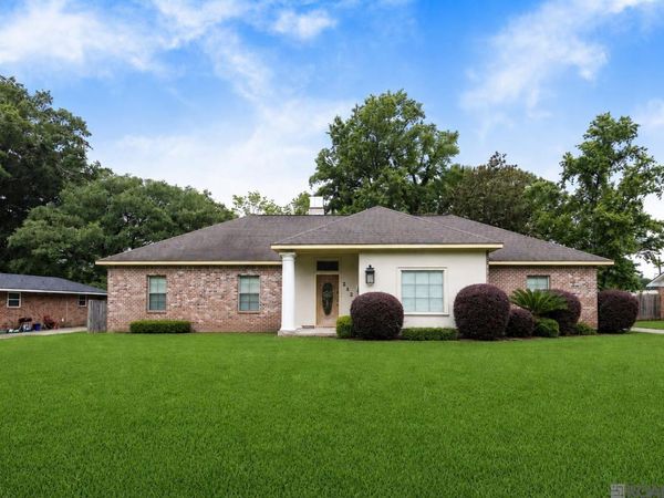 242 Buffwood Dr, Baker, LA 70714