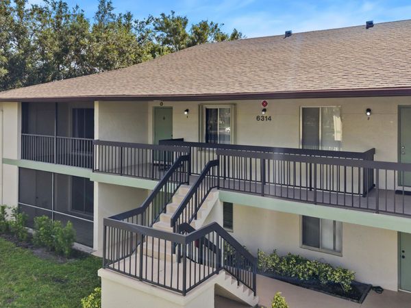 6314 Chasewood Drive, Unit E, Jupiter, FL 33458