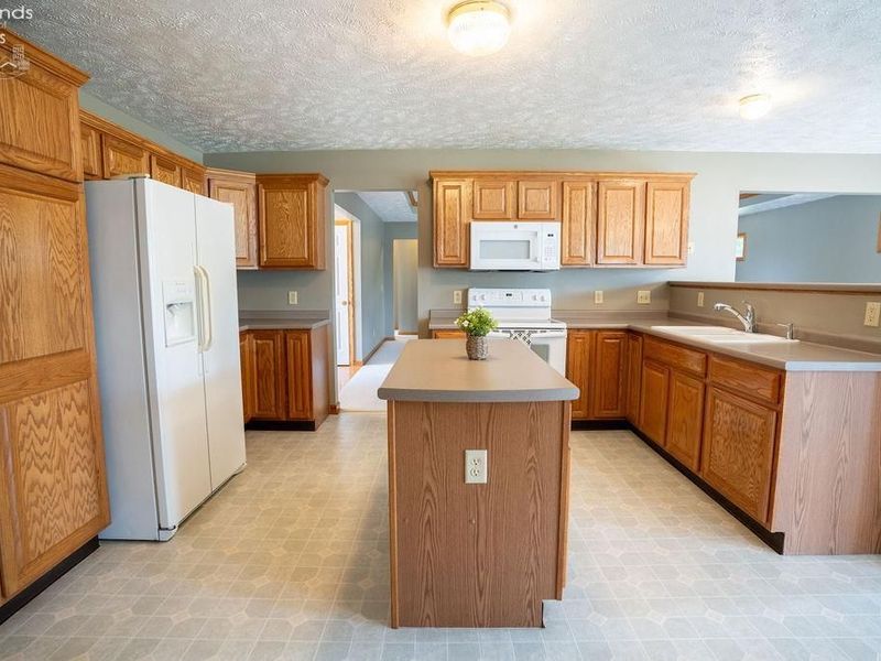 624 Linden Lane, Willard, OH 44890 Photo 14
