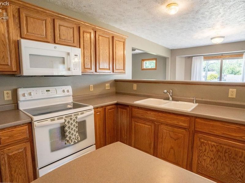 624 Linden Lane, Willard, OH 44890 Photo 16