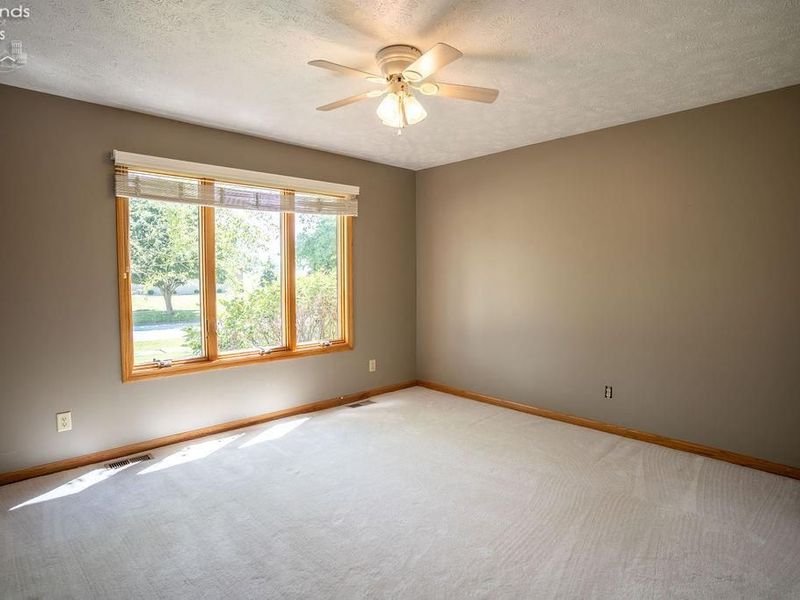 624 Linden Lane, Willard, OH 44890 Photo 25