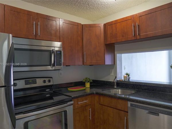 482 NW 165th St Rd, Unit A504, Miami, FL 33169