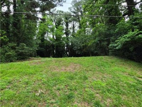 618 Simone Way , Stone Mountain, GA 30087