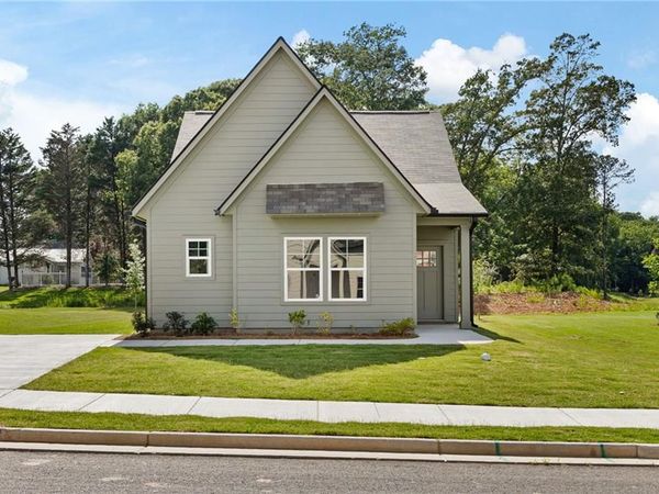 106 Winston Way , Carrollton, GA 30117