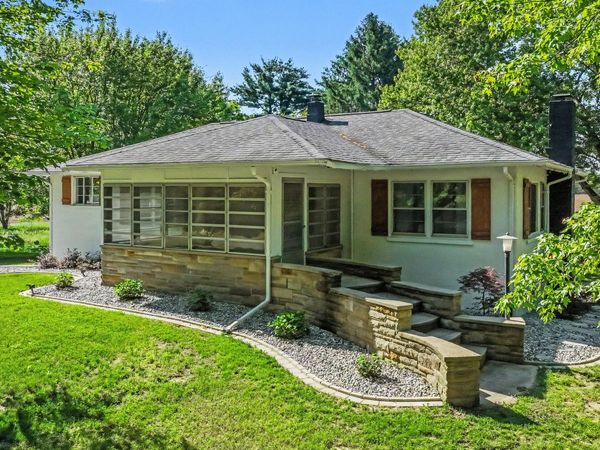 16077 M-216, Three Rivers, MI 49093
