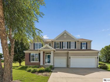 1809 Port Royal Circle, Papillion, NE 68046