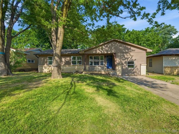 543 SE Wilshire Avenue , Bartlesville, OK 74006