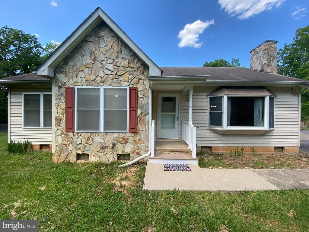 10207 Battlefield Drive, Spotsylvania, VA 22553 Main Photo