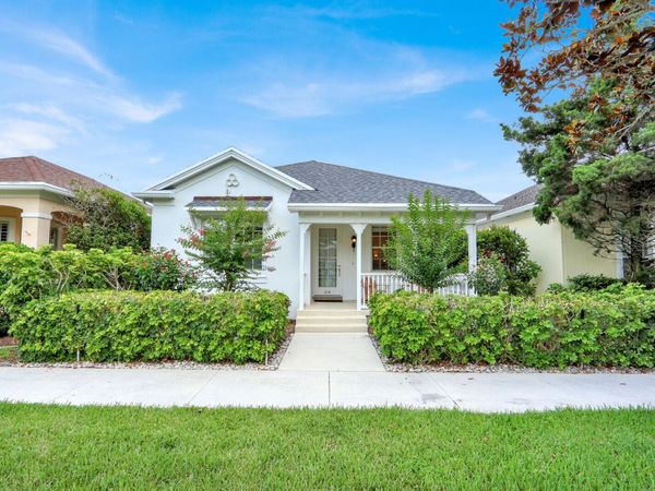 216 Juniper Way, Jupiter, FL 33458
