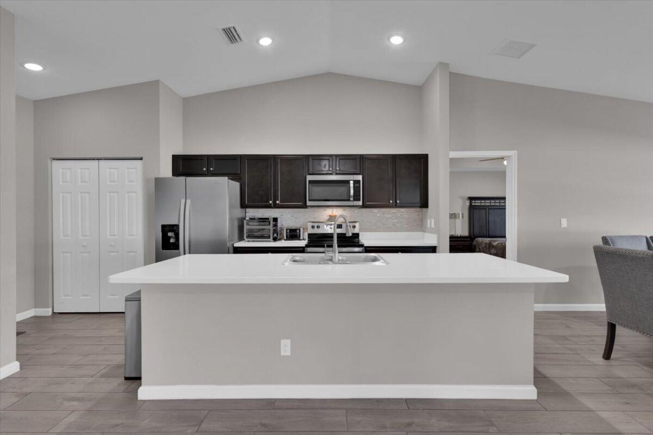 449 SE Whitmore Drive, Port Saint Lucie, FL 34984 Photo