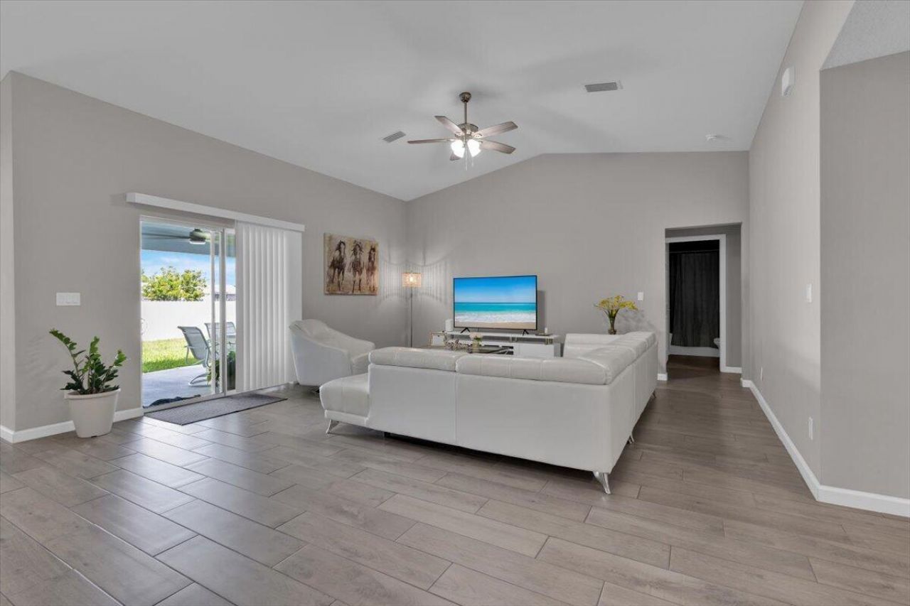 449 SE Whitmore Drive, Port Saint Lucie, FL 34984 Photo