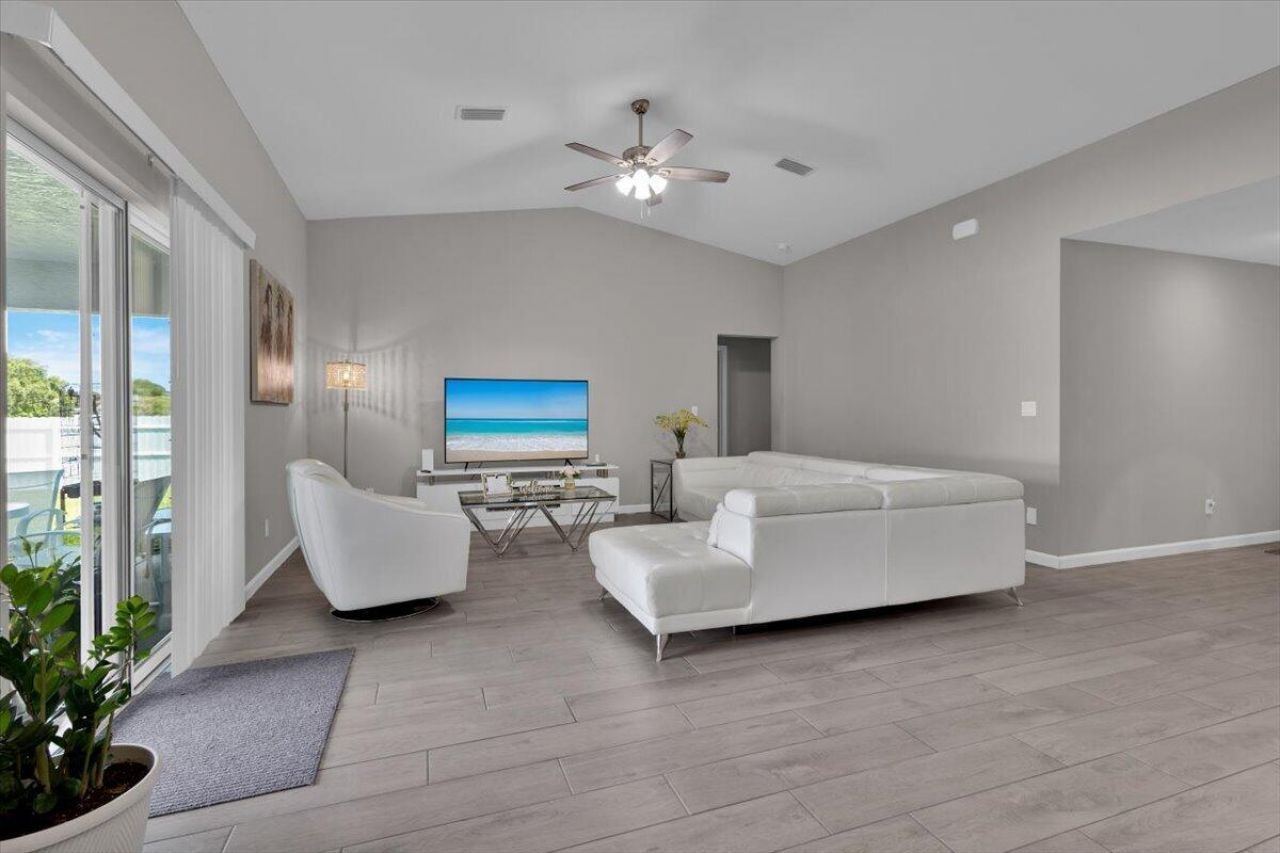 449 SE Whitmore Drive, Port Saint Lucie, FL 34984 Photo