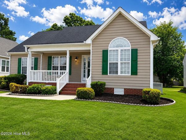 2205 Seagrave Drive, Winterville, NC 28590
