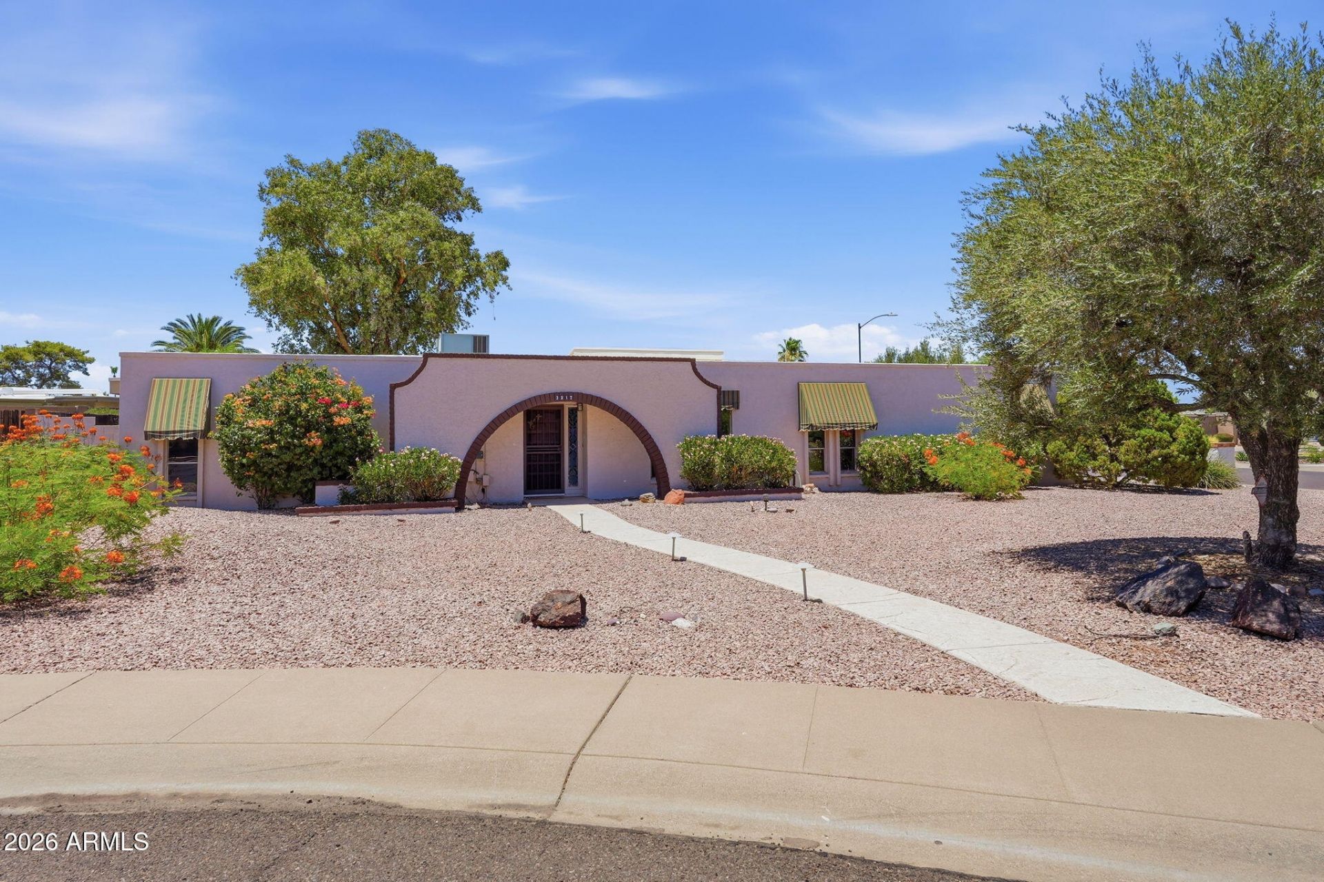 3217 E Malapai Drive, Phoenix, AZ 85028 Main Photo