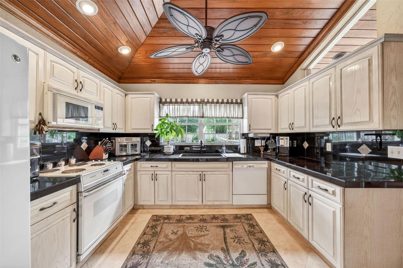 830 Lake Davis Drive, Orlando, FL 32806 Photo