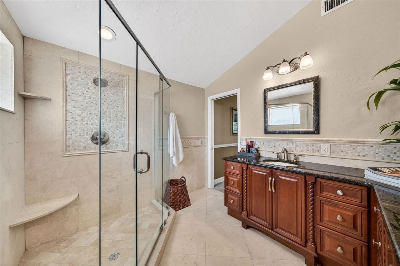 830 Lake Davis Drive, Orlando, FL 32806 Photo