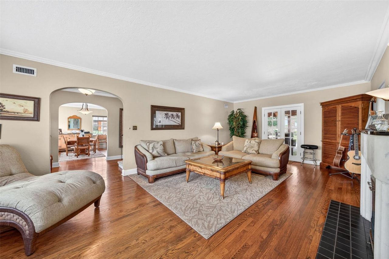 830 Lake Davis Drive, Orlando, FL 32806 Photo