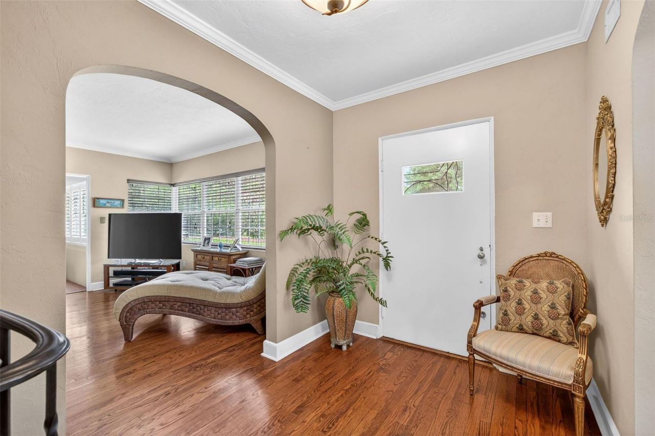 830 Lake Davis Drive, Orlando, FL 32806 Photo
