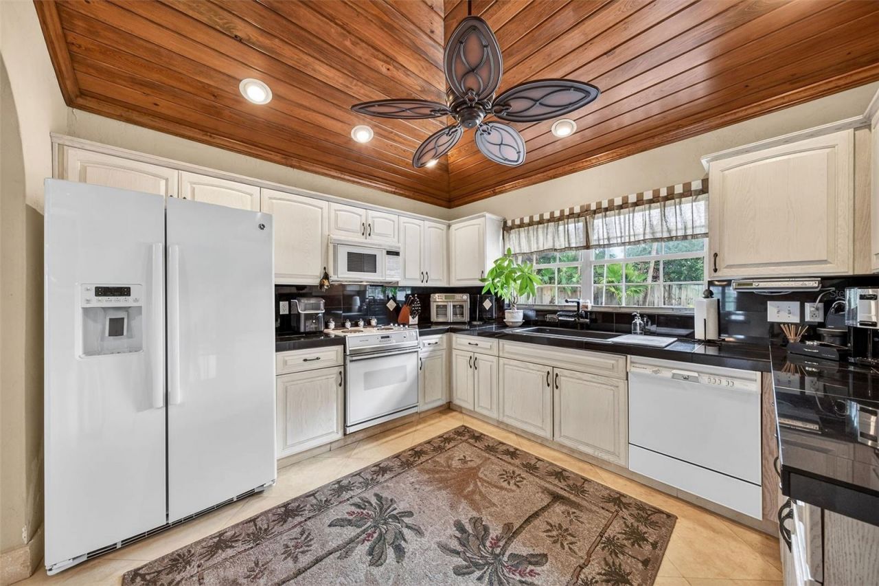 830 Lake Davis Drive, Orlando, FL 32806 Photo