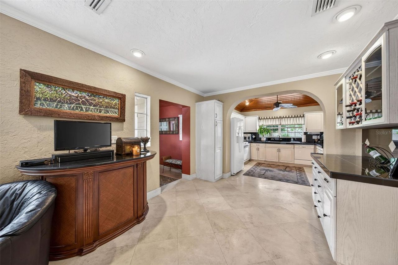 830 Lake Davis Drive, Orlando, FL 32806 Photo